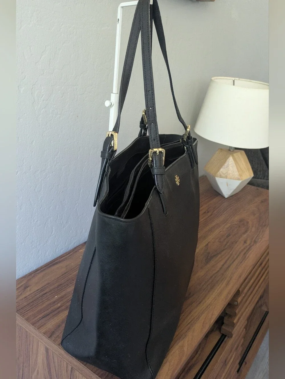 Tory Burch Tote Black Leather Shoulder Bag.